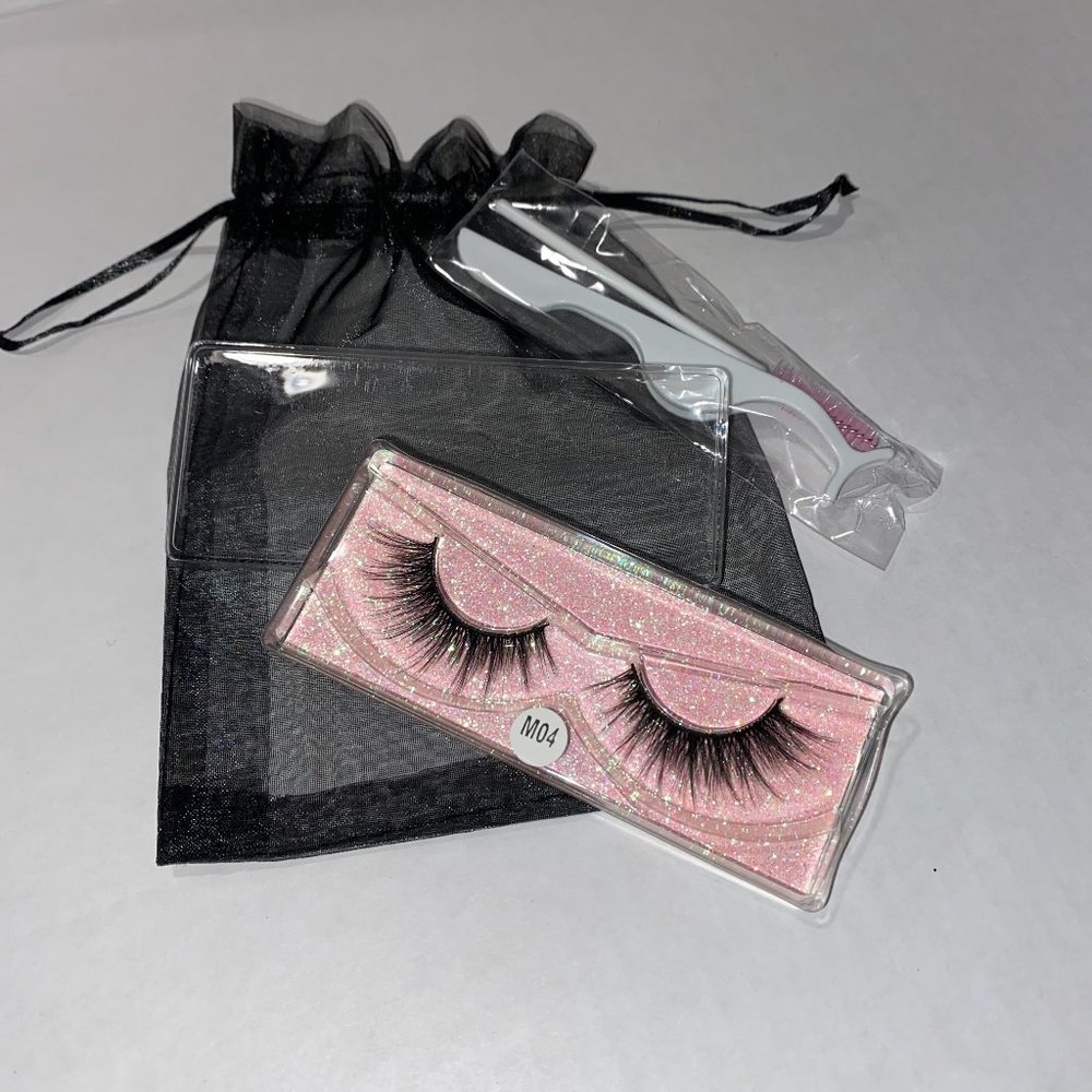 🌸FAUX 3D Mink Lashes w/applicator & brush